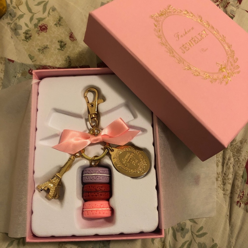 Macaron keychain